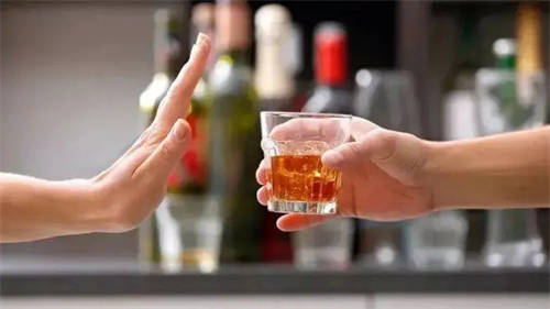 喝三瓶白酒多久可以开车