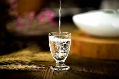 茅台太贵不用怕 这4款白酒堪比茅台性价比高 茅台太贵不用怕 这4款白酒堪比茅台性价比高