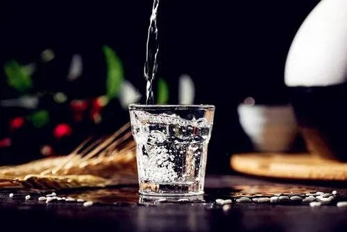喝了白酒后能吃柿子吗
