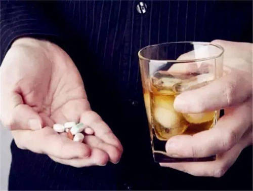 喝完白酒就吃胃药可以吗