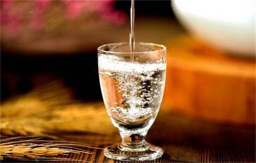 白酒和红酒混着喝好喝吗