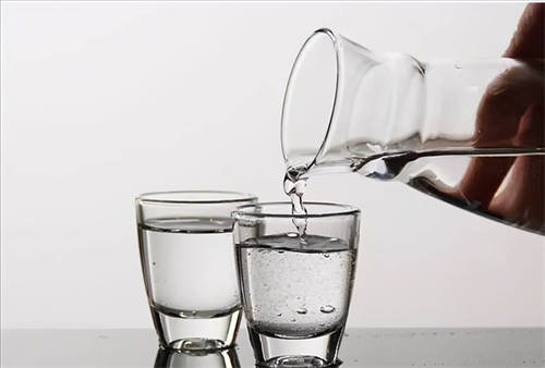 怎么判断白酒有没有沉淀 怎么判断白酒有没有沉淀