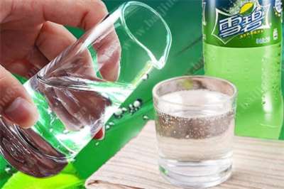 喝白酒为啥不能喝雪碧呢