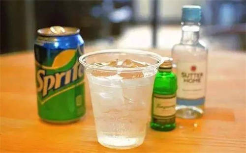 喝白酒为啥不能喝雪碧呢