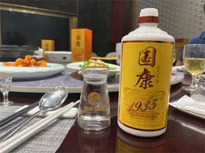 怎样喝白酒不辣口.jpg