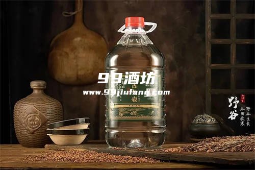 用塑料桶装白酒好吗