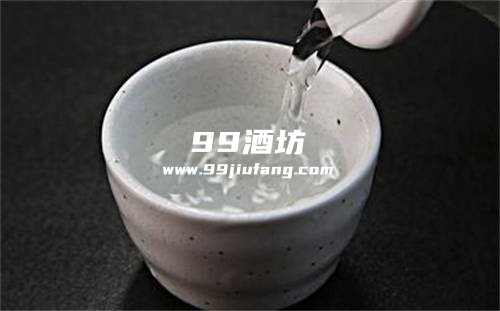 牙膏加白酒能去油污吗 实操很干净