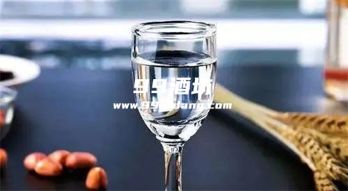 怎样将高度白酒变低度白酒