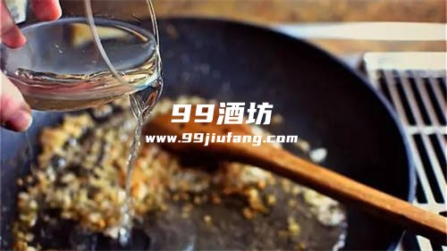 白酒炒菜需要放什么吗