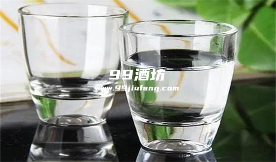 白酒可以加开水冲泡吗