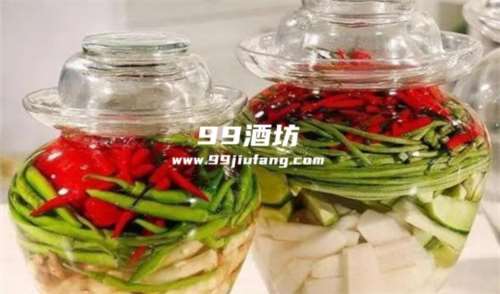 为什么泡菜要用白酒腌制