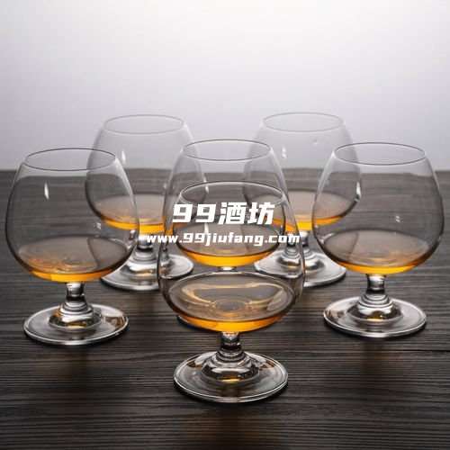 白兰地和白酒哪个好喝？