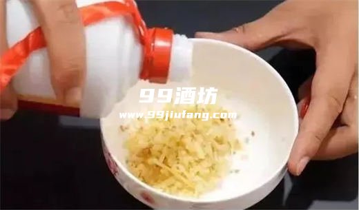 生姜白酒能治腰酸痛吗