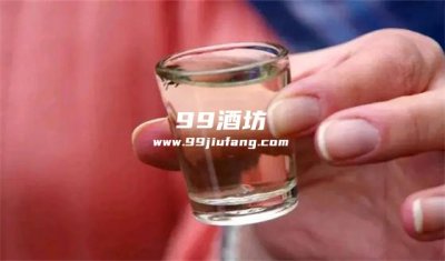 喝了白酒手掌手指痒痛