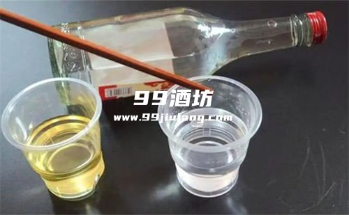 中老年散白酒的鉴定方法