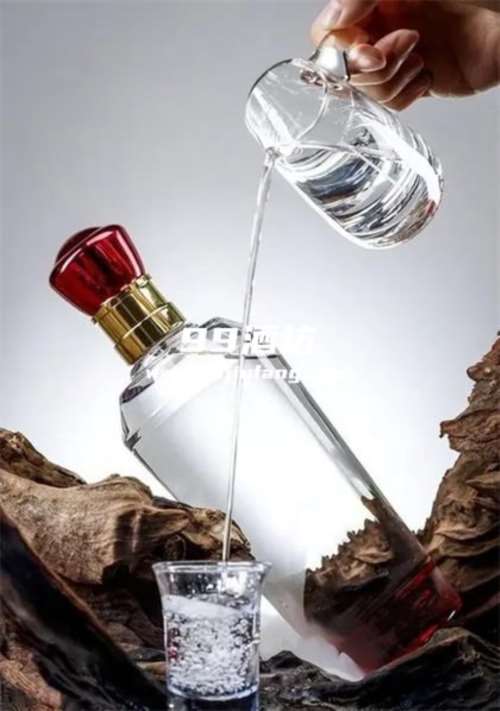 普通玻璃瓶子里放白酒好吗