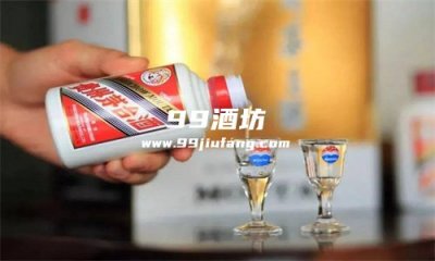 52度浓香型白酒与53度酱香型白酒混合可以吗