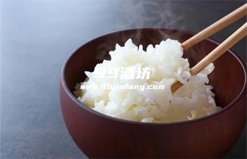 痛风可以偶尔喝点白酒吗
