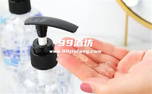 打牌之前用白酒洗手好吗