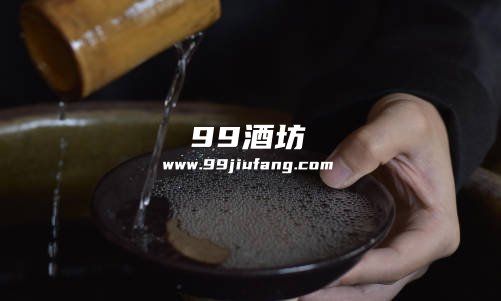 酱香型白酒喝着辣嗓子吗