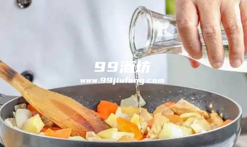 白酒炒菜好还是料酒炒菜好
