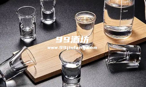 五粮液龙行大运礼盒酒是不是假的