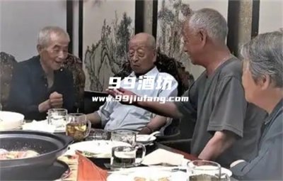 95岁老人每天喝白酒怎么劝