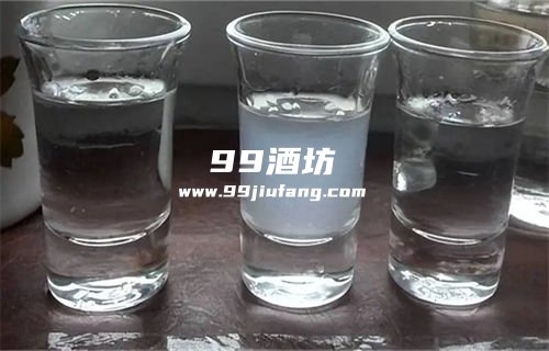 白酒加热后有白色絮状物的原因 白酒加热后有白色絮状物的原因