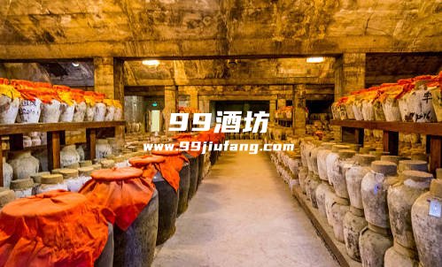 存放白酒的地方发霉了，白酒还能喝吗