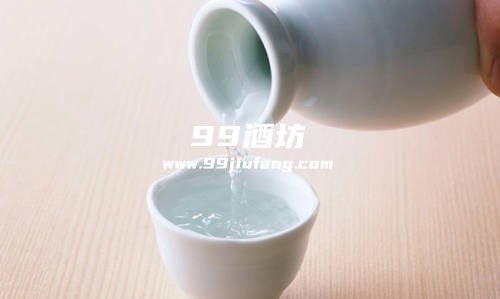 喝了一两白酒可以吃板蓝根吗