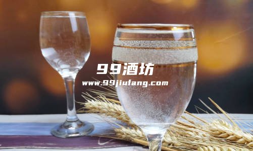 茅台镇喝酒都是光瓶子矿泉水桶是为啥