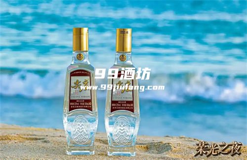 4杯高脚杯可以装多少白酒