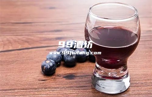 4杯高脚杯可以装多少白酒