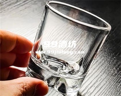 100ml的白酒相当于几两