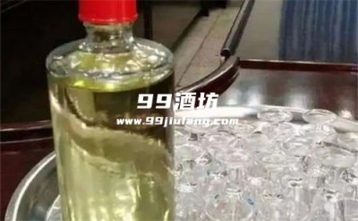 微黄色=老酒？关于白酒颜色的三大认知陷阱