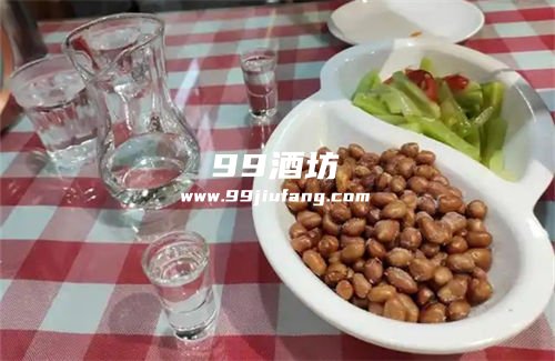 为什么喝白酒要配花生米？科学解释来了
