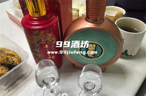 婚宴用酒每桌放两瓶够吗?和久久为您分析 婚宴用酒每桌放两瓶够吗?和久久为您分析