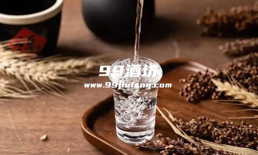 白酒进嘴淡淡的味道怎么回事，人久久白酒告诉你