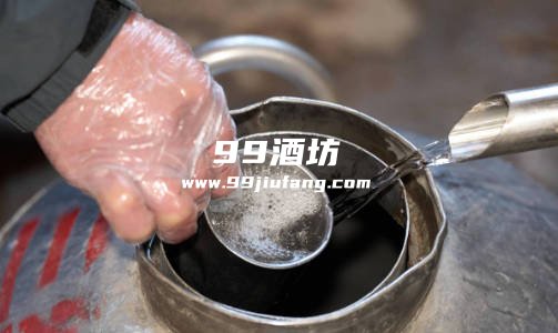 白酒在酿制过程中用冷水还是温水，为什么