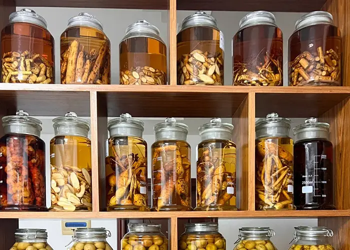 喝白酒泡什么最补？这些搭配你可能需要！