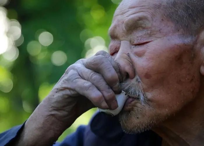 喝白酒快喝与慢喝的影响，白酒的正确喝法